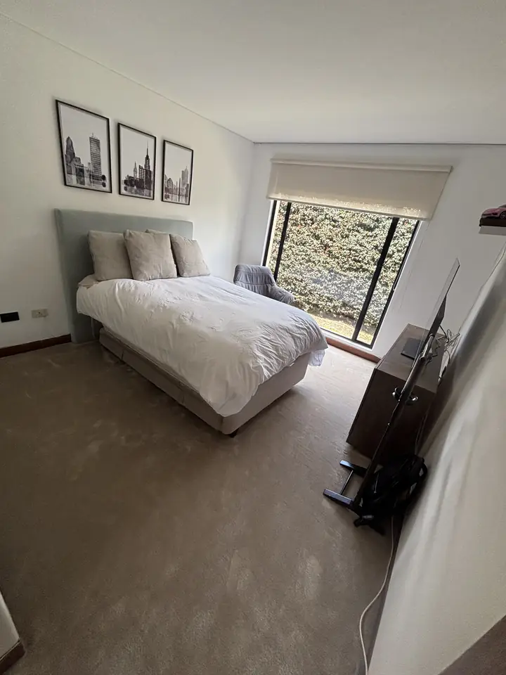 Habitación con alfombra en rollo Mirage de pared a pared
